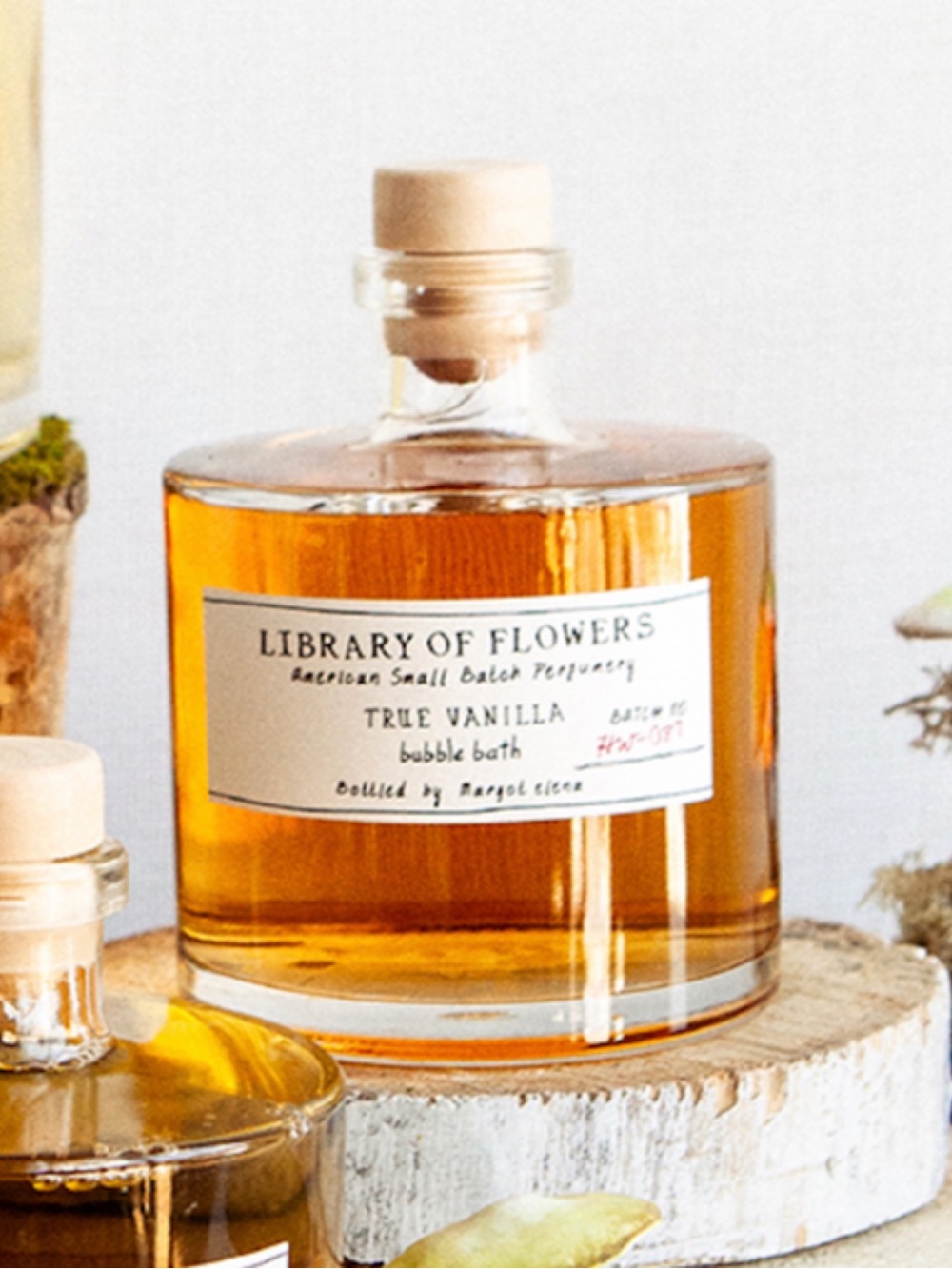 MARGOT ELENA: LIBRARY OF FLOWERS- TRUE VANILLA BUBBLE BATH